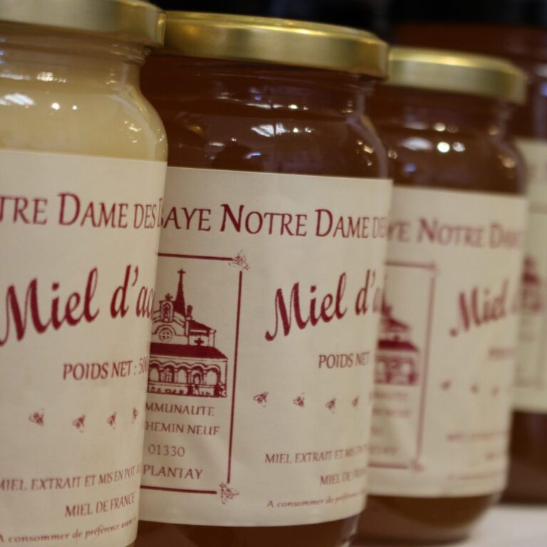 carre magasin 1 1024x1024 1 768x768