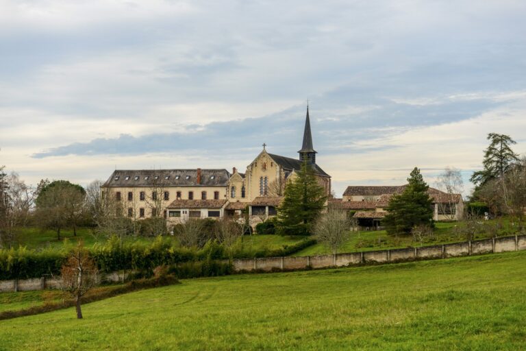 abbaye echourgnac exterieur 1600 768x512